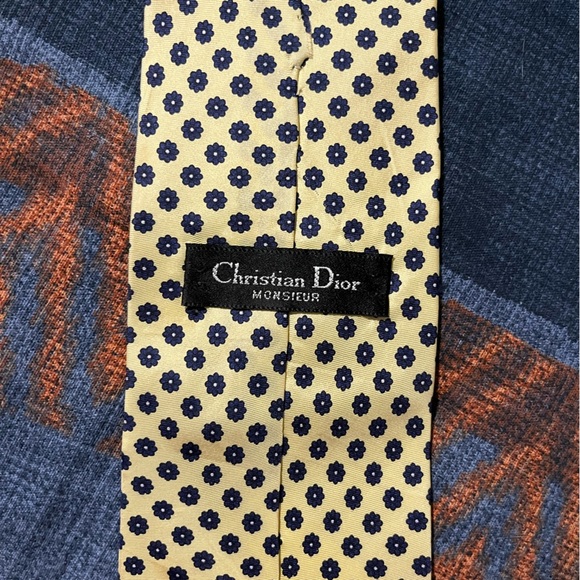 Authentic Christian Dior tie - Picture 1 of 3